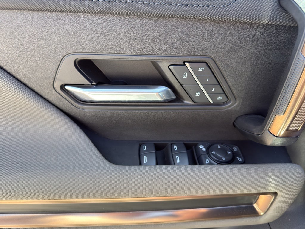 2025 GMC HUMMER EV SUV 2X