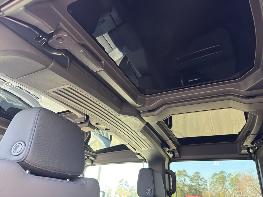 2025 GMC HUMMER EV SUV 2X