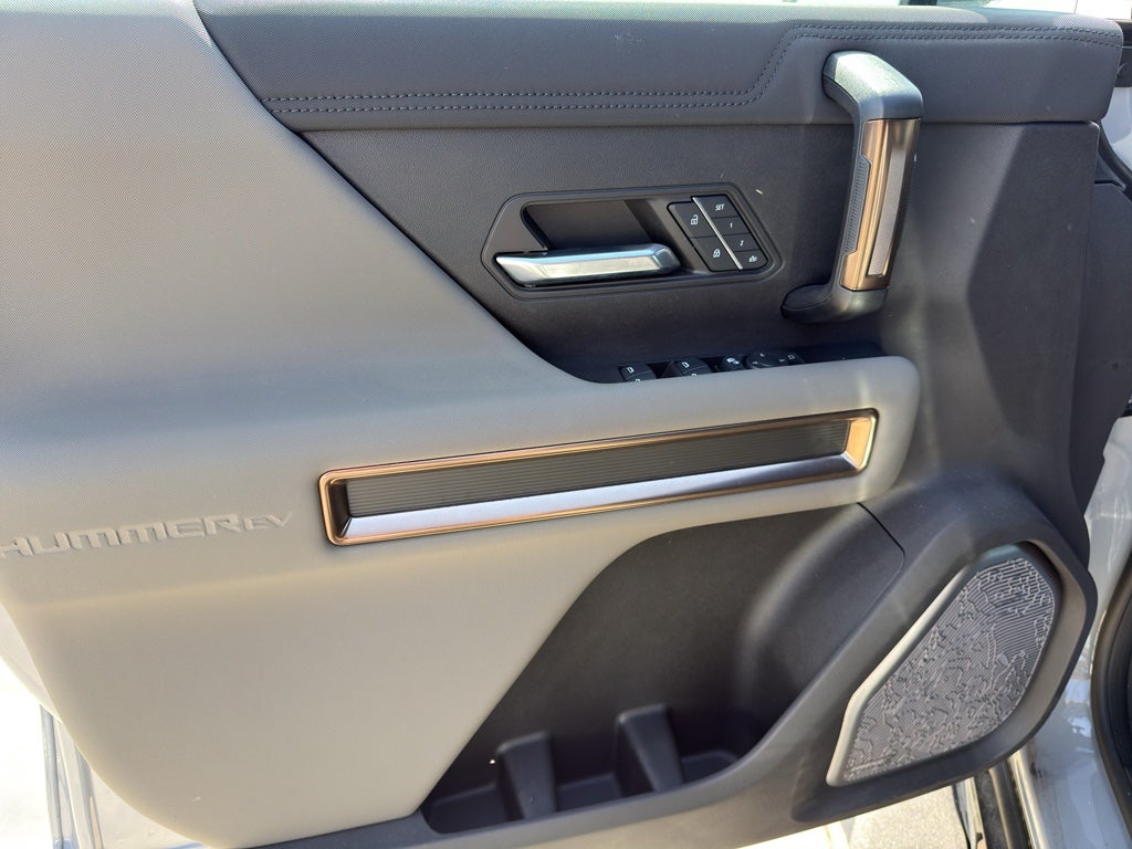 2025 GMC HUMMER EV SUV 2X