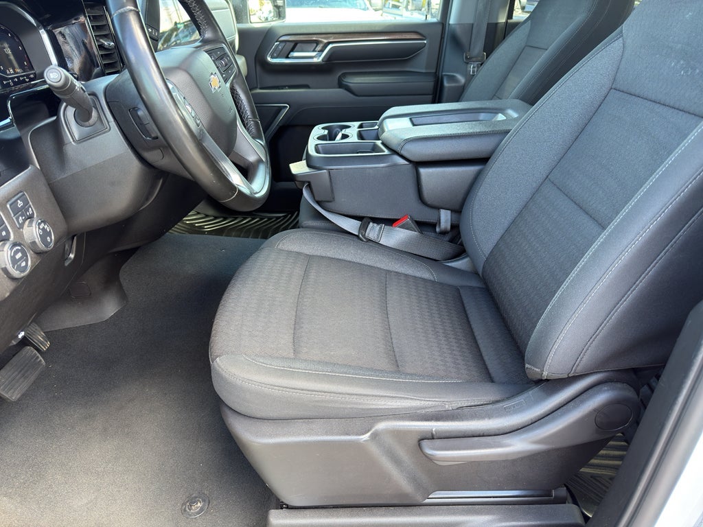 2024 Chevrolet Silverado LT