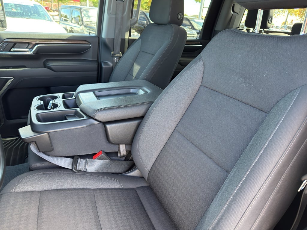 2024 Chevrolet Silverado LT