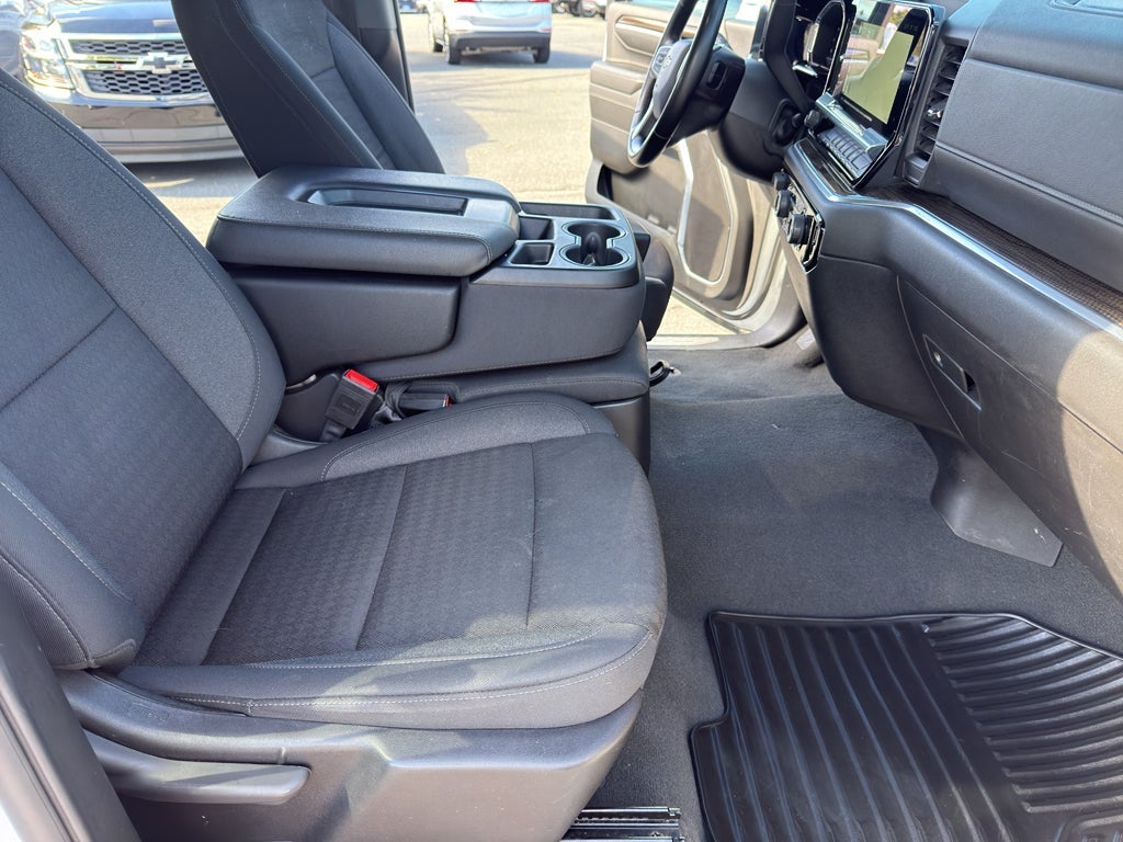 2024 Chevrolet Silverado LT