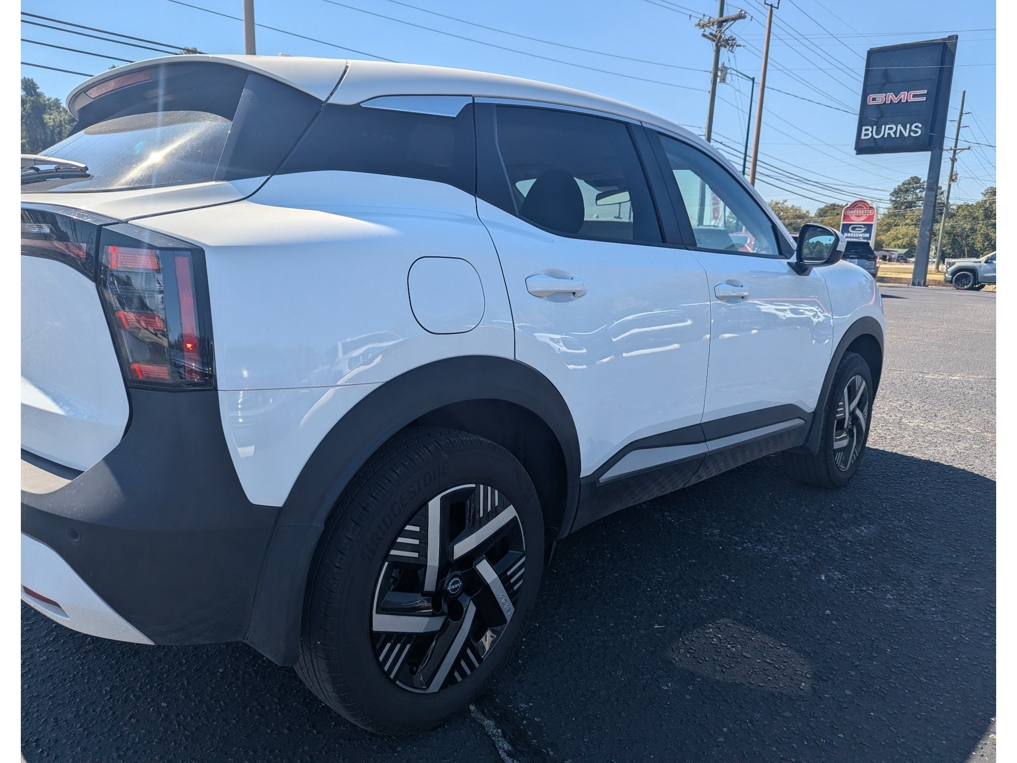2025 Nissan Kicks SV