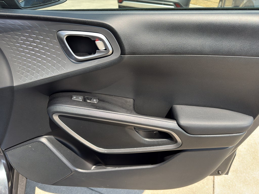2025 Kia Soul Base