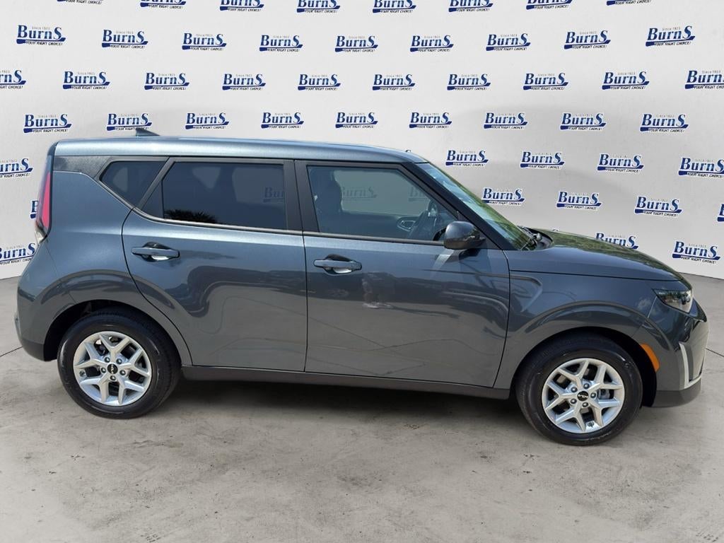 2025 Kia Soul Base