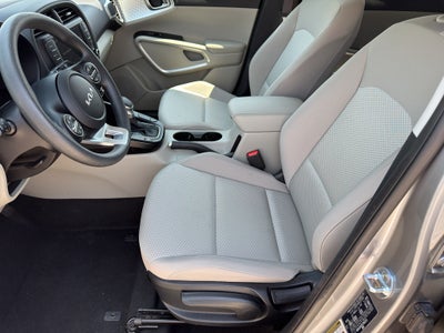 2025 Kia Soul Base
