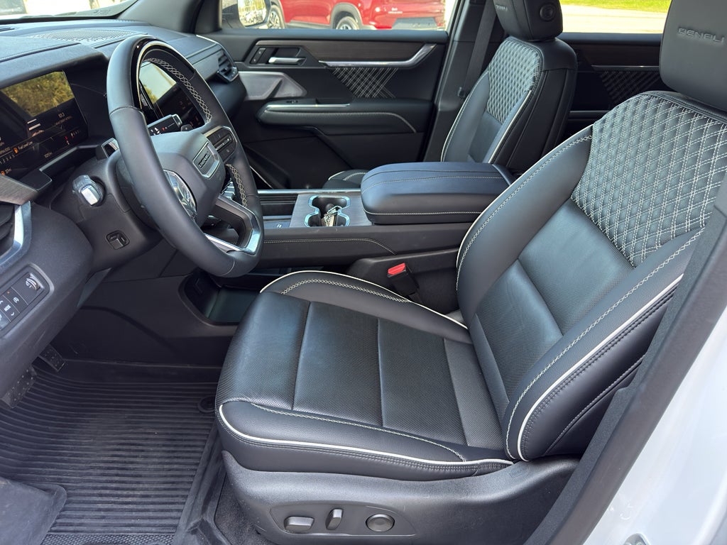 2025 GMC Acadia FWD Denali