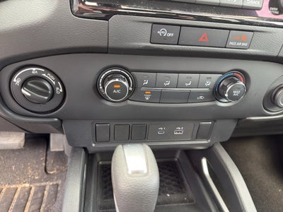 2024 Nissan Frontier SV