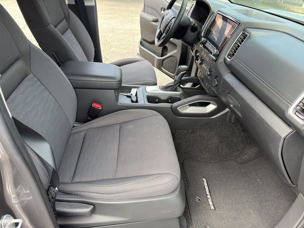 2024 Nissan Frontier SV