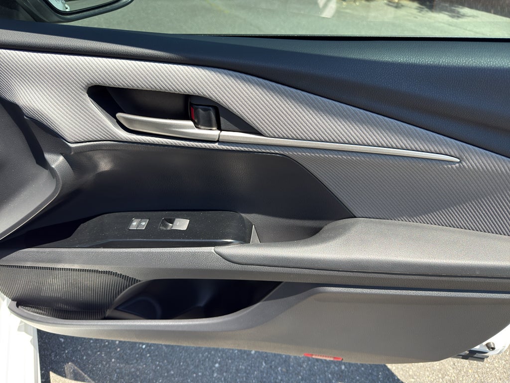 2025 Toyota Camry Hybrid SE