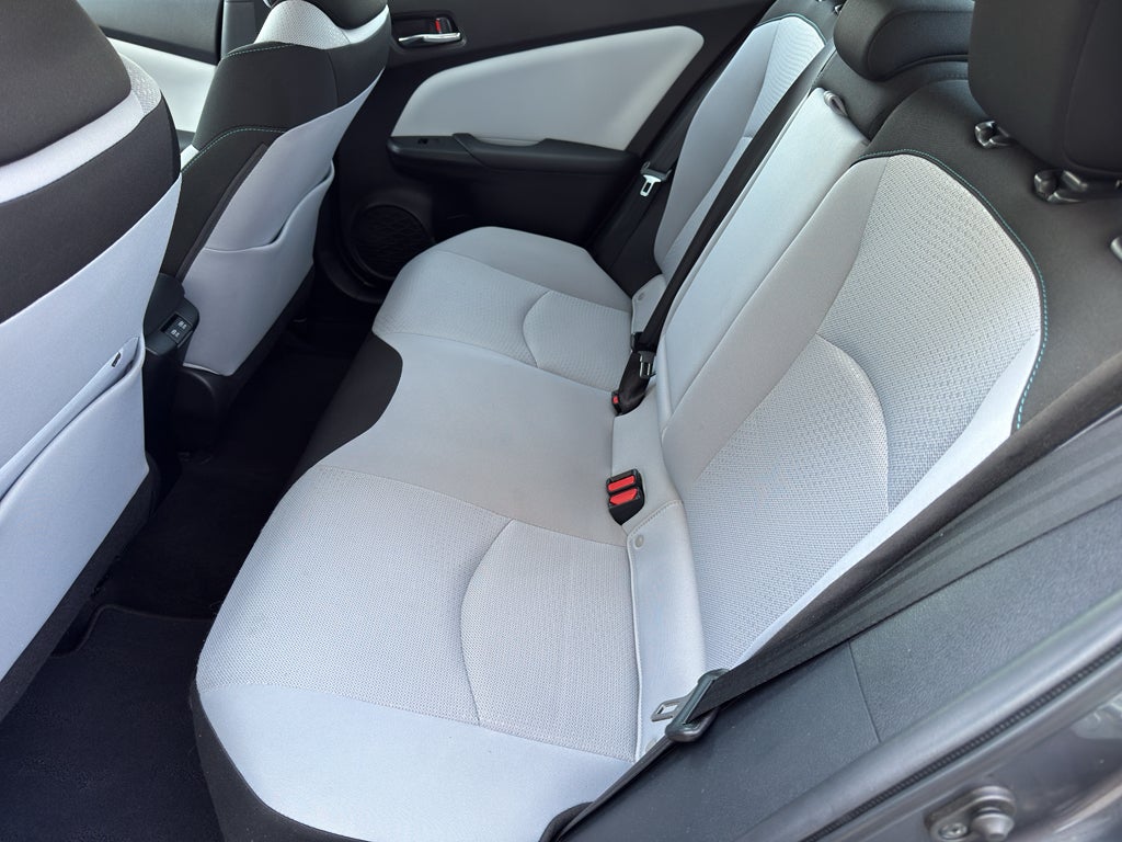 2022 Toyota Prius LE