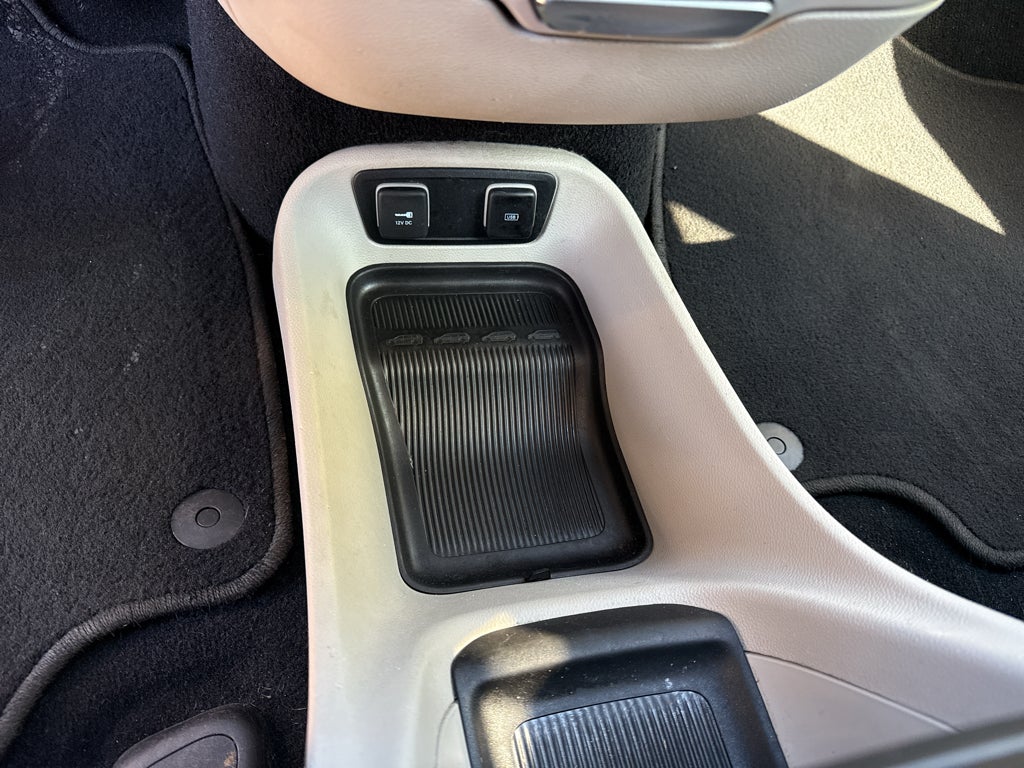 2020 Chrysler Voyager LXI