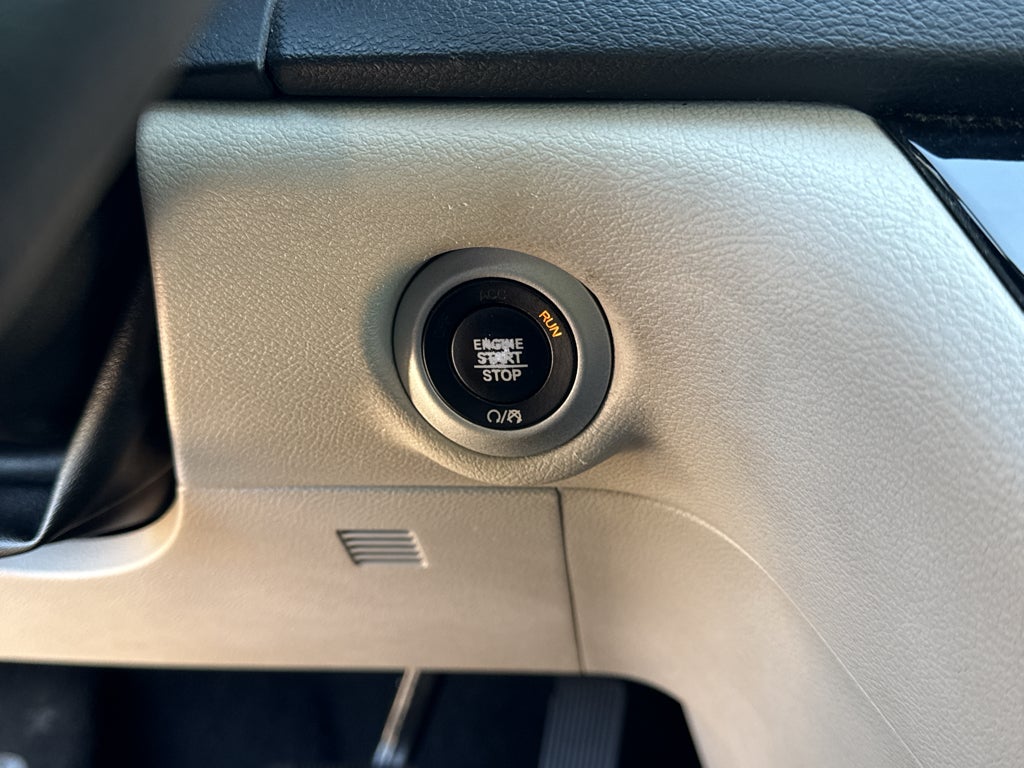 2020 Chrysler Voyager LXI