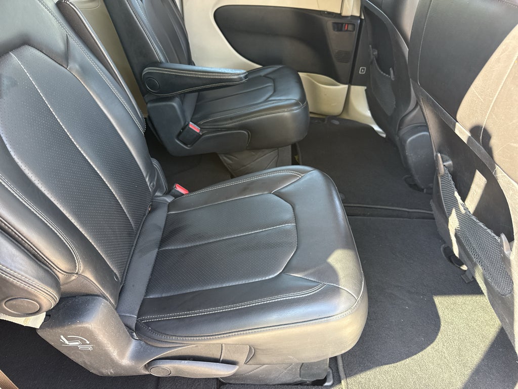 2020 Chrysler Voyager LXI