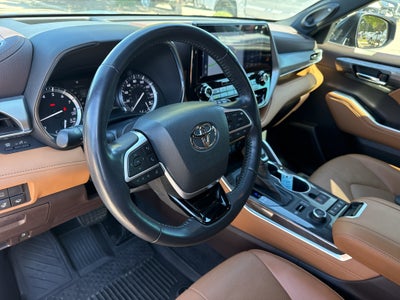 2022 Toyota Highlander Platinum