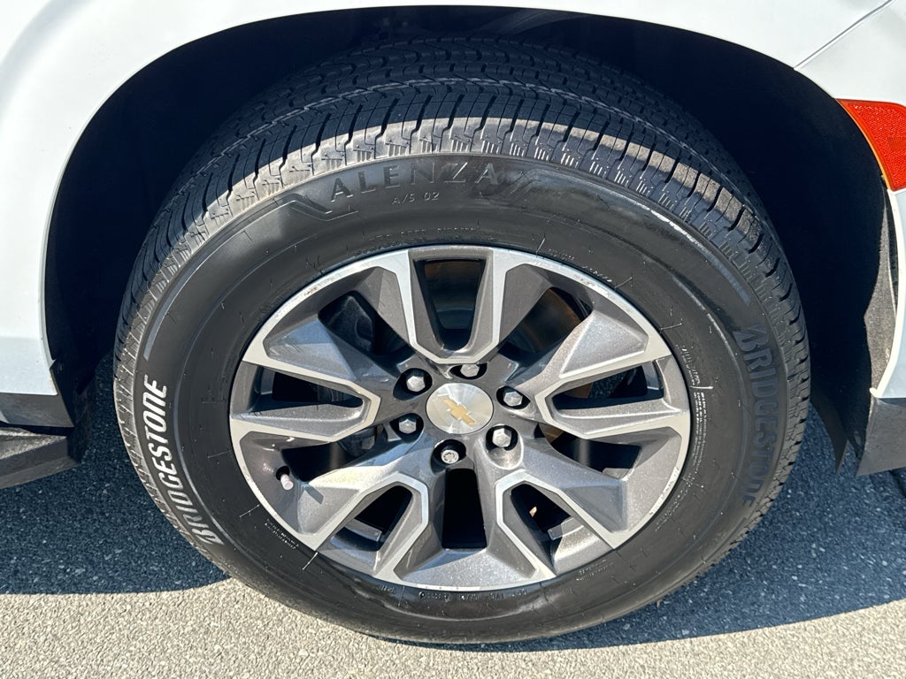 2023 Chevrolet Suburban LS