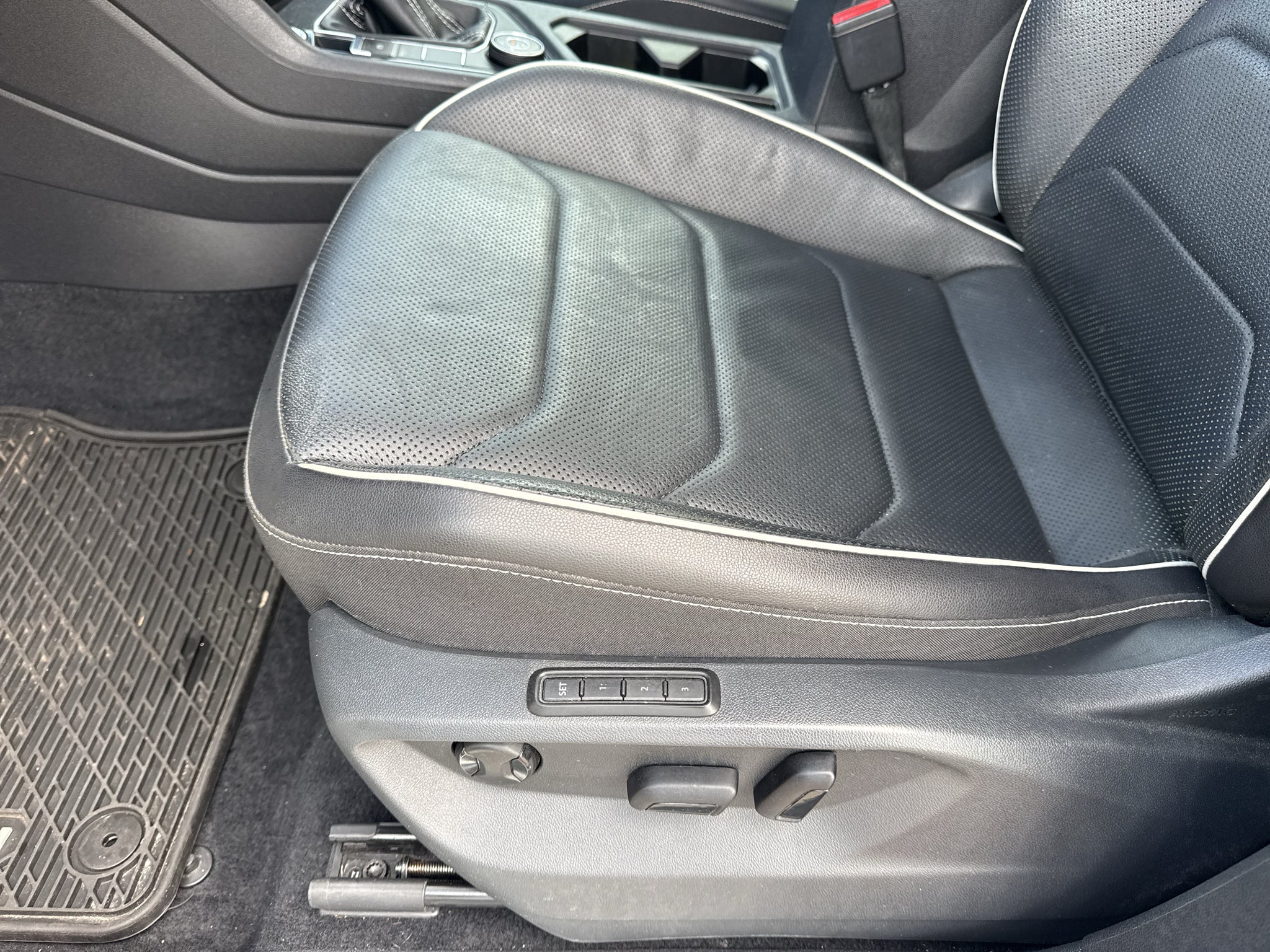 2022 Volkswagen Tiguan SEL R-Line