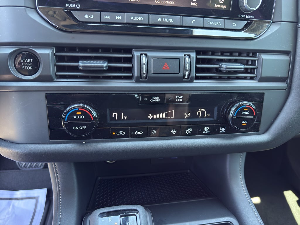 2025 Nissan Pathfinder S