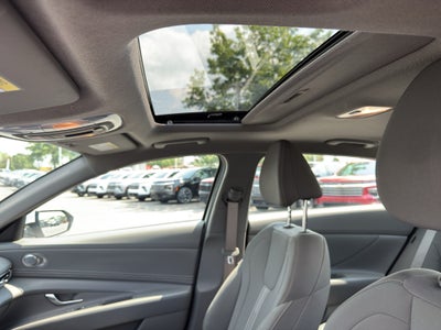 2025 Hyundai Elantra SEL Convenience